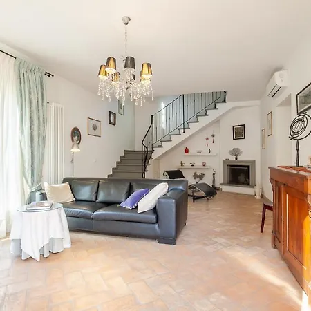 Cozy Home In Pontedera Pi With Wifi Holiday home *