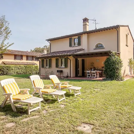 Cozy Home In Pontedera Pi With Wifi * Castel del Bosco (Pisa)