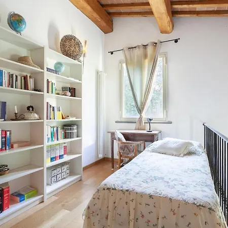 Cozy Home In Pontedera Pi With Wifi * Castel del Bosco (Pisa)