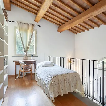 Holiday home Cozy Home In Pontedera Pi With Wifi