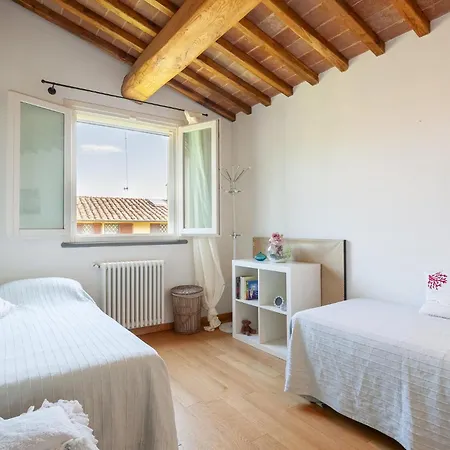 Holiday home Cozy Home In Pontedera Pi With Wifi *