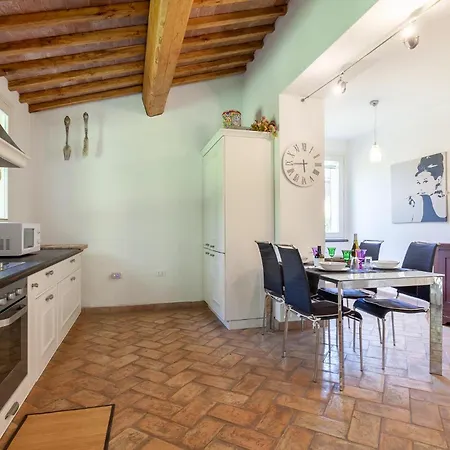 Cozy Home In Pontedera Pi With Wifi Castel del Bosco (Pisa)