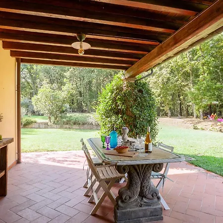 Cozy Home In Pontedera Pi With Wifi Holiday home *
